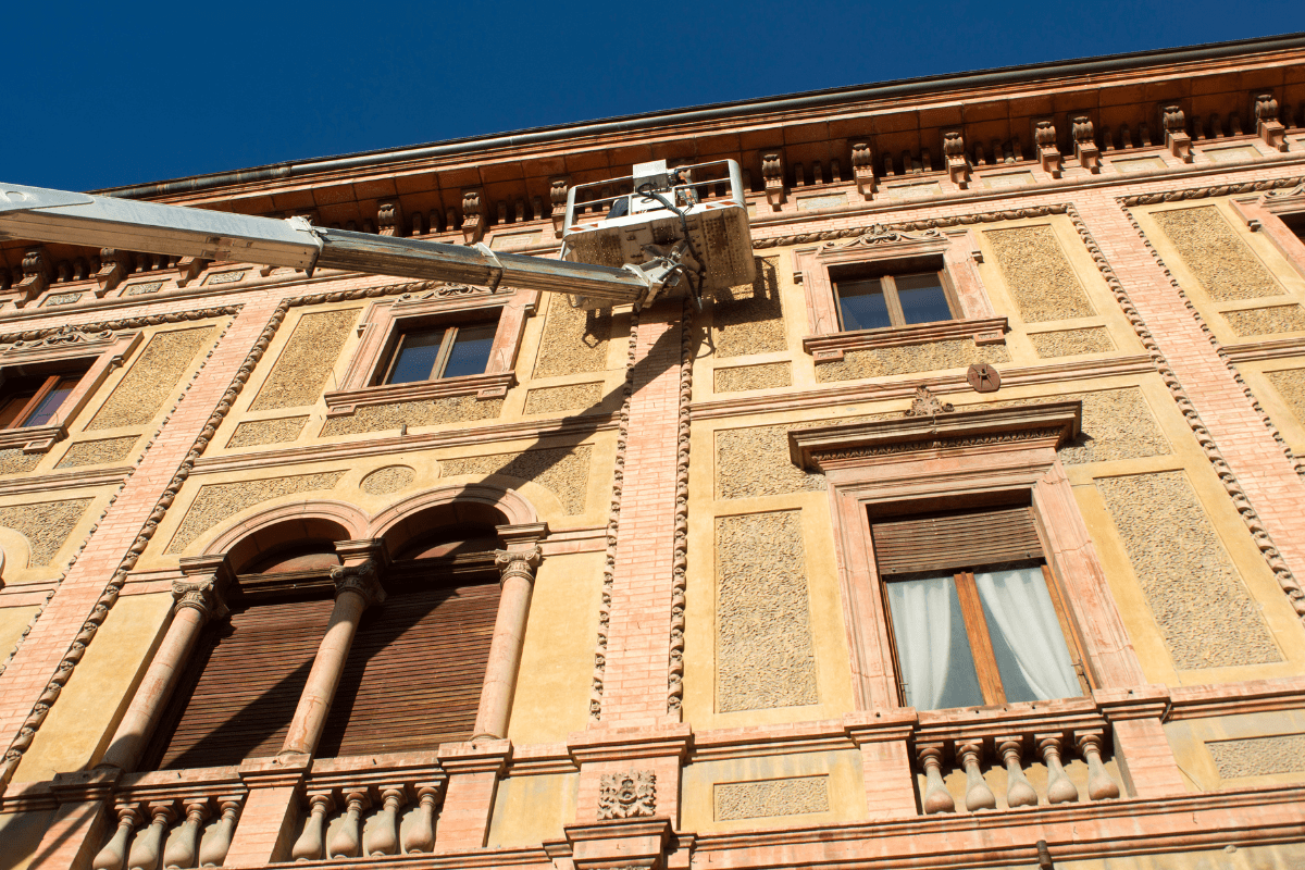 Entretien et réparation des façades en pierres ou briques : guide pratique