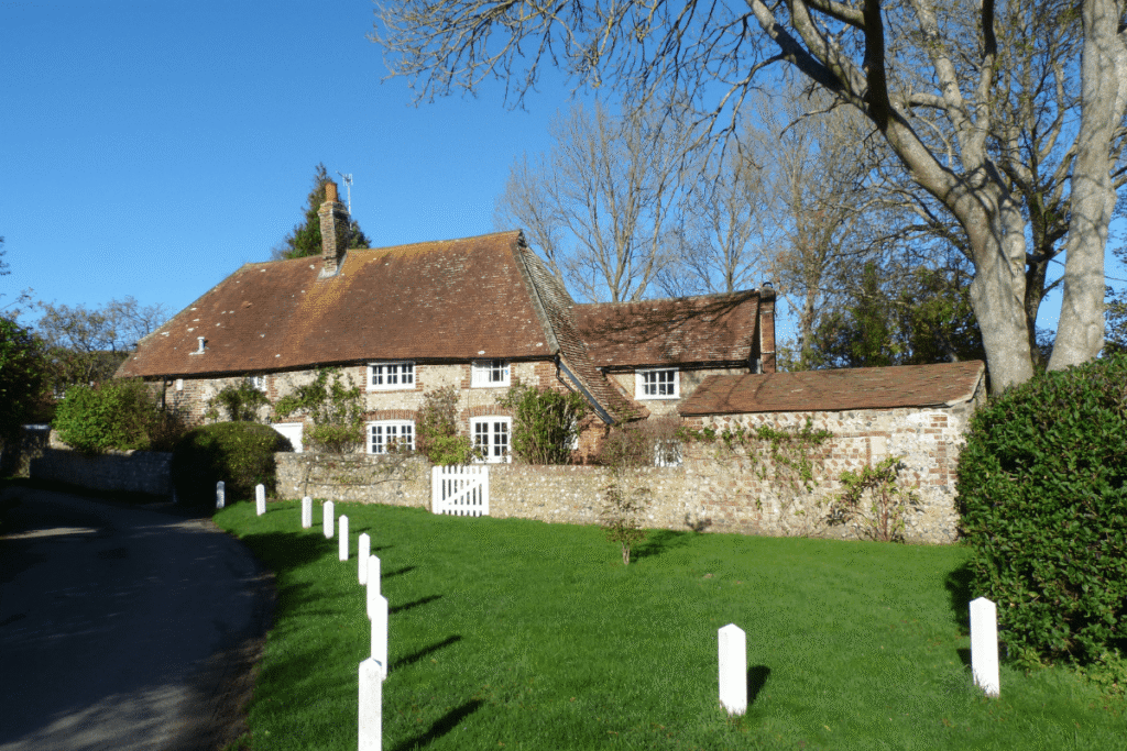 Restauration en briques et silex : préserver le patrimoine normand